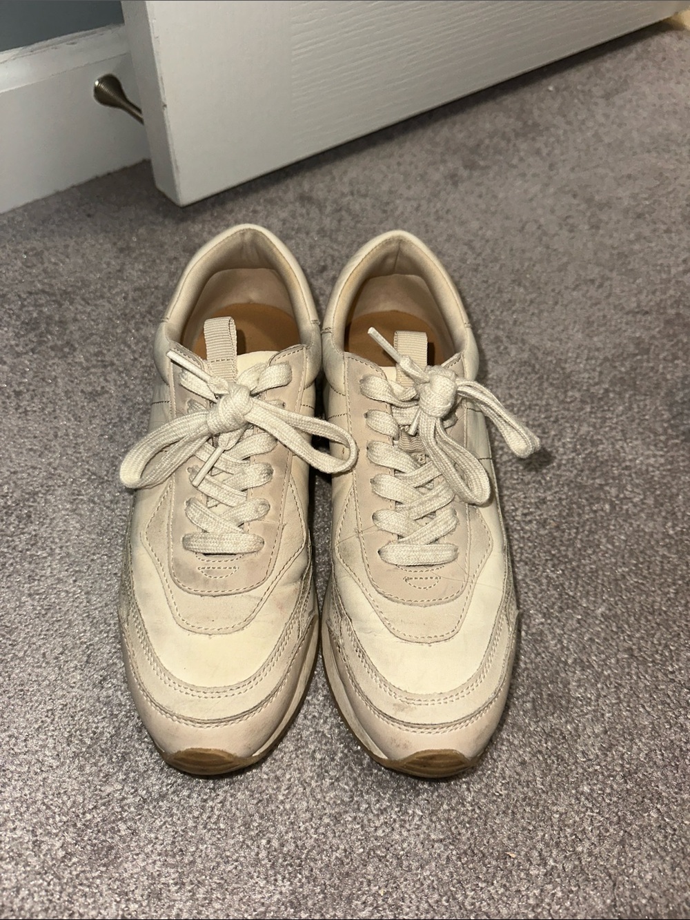 Universal Thread Cream Lace-Up Women's Sneakers